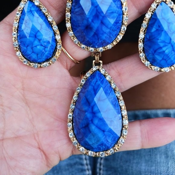 Royal Blue & Cubic Zirconia Tear Drop Shape Statement Necklace - Picture 9 of 10